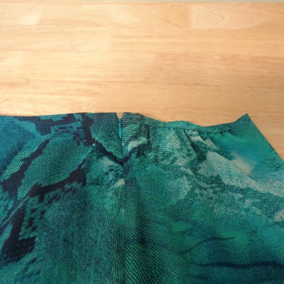 Chico's beautiful midi skirt size 2 ( large) - Picture 4 of 5